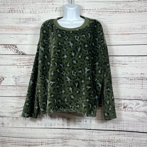 Aerie Green Cheetah Print Fleece Long Sleeve Loungewear Top - Picture 1 of 12
